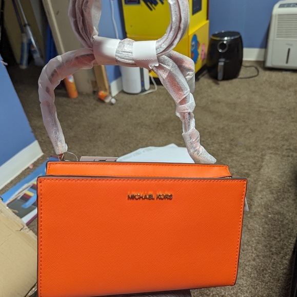 Michael Kors Crossbody Bag - Picture 1 of 5